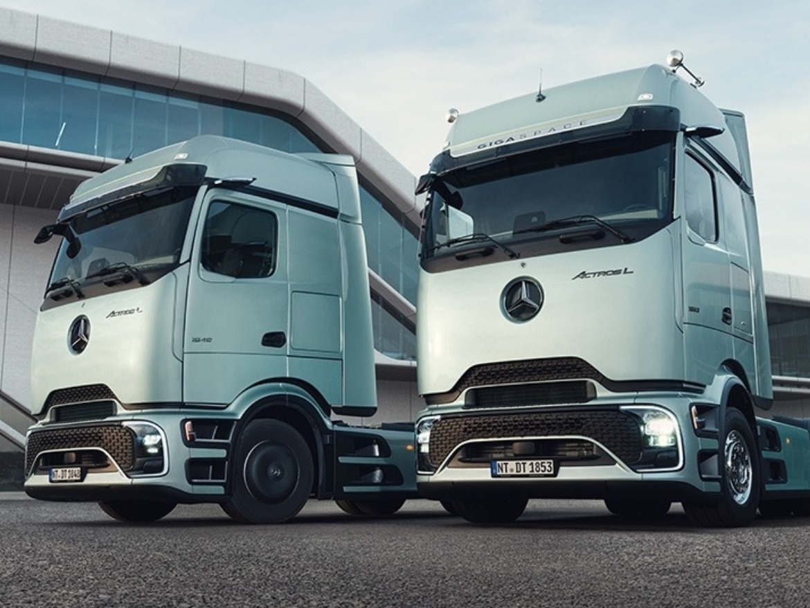 Actros L 로고